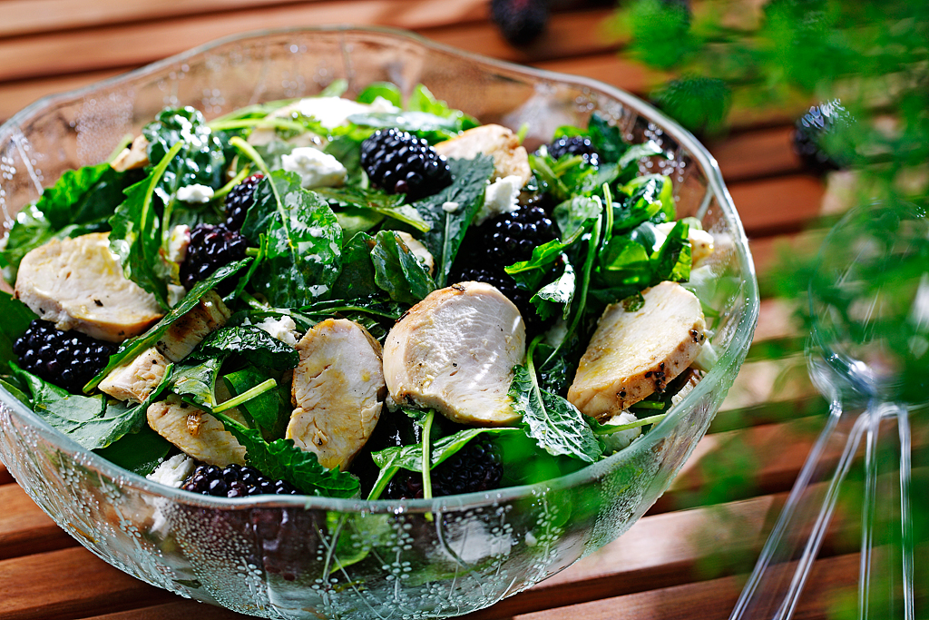 Grilled Chicken and Berry Salad with Pomegranate Dressing Recipe